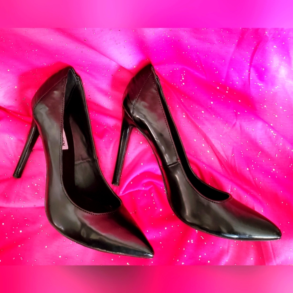 Black Steve Madden Pumpper Pumps Sz 7.5
